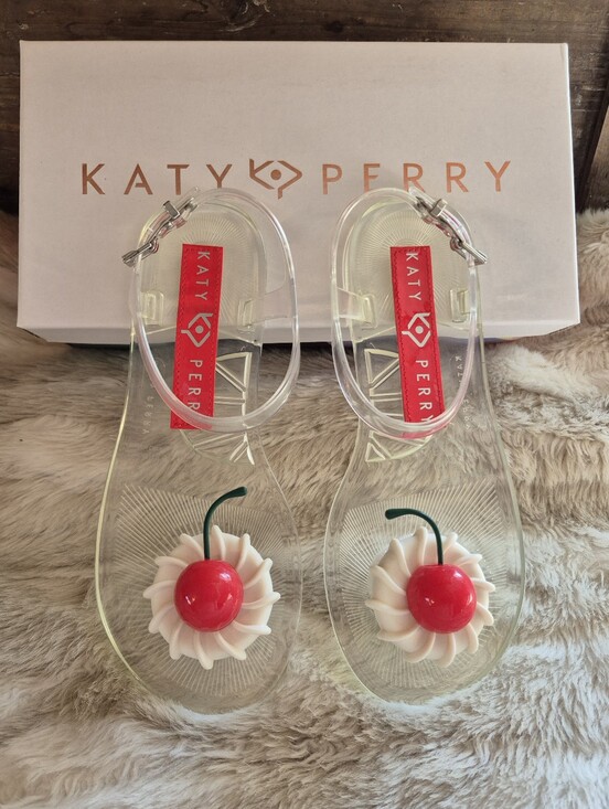 Katy Perry Collections Shoes - 🍒 NWOT Katy Perry - Geli Cherry-Whip Sandals 🍒